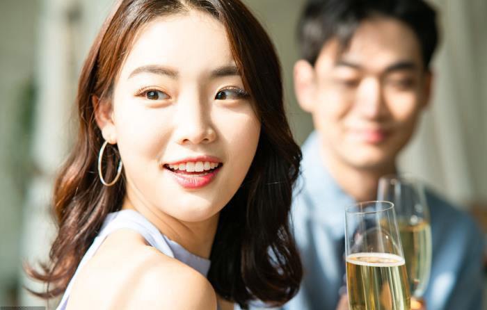 男友和前女友发生过关系 同居过该不该介意