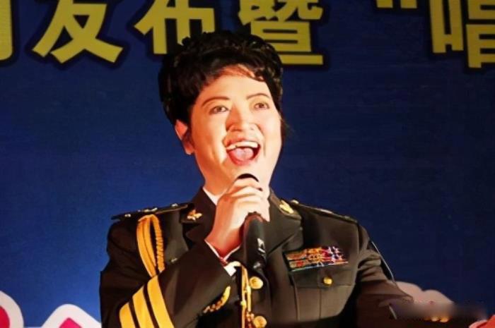 耿莲凤个人简历资料 与张振富二重唱如此美妙