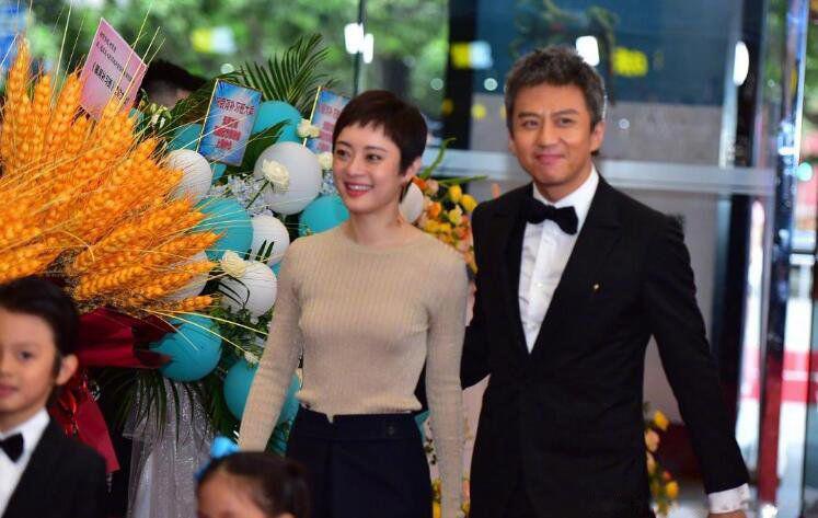 孙俪邓超离婚了吗 什么时候离的婚是真的吗(虚假信息)