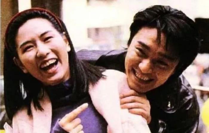 周星驰和张柏芝结婚是不是真的 张柏芝的三胎不是周星驰的