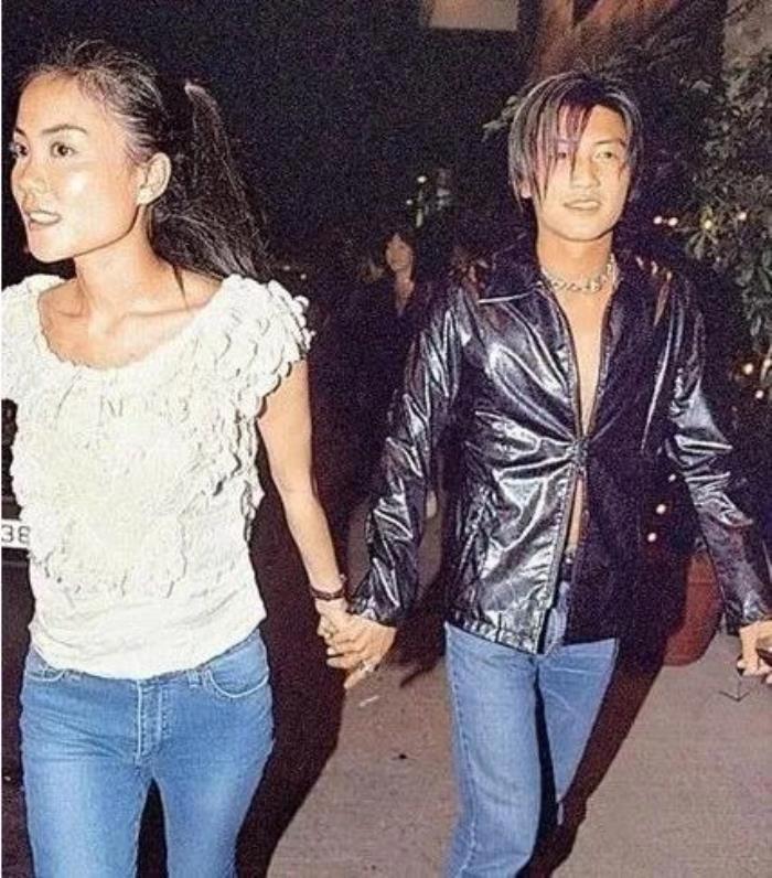 周星驰和张柏芝结婚是不是真的 张柏芝的三胎不是周星驰的