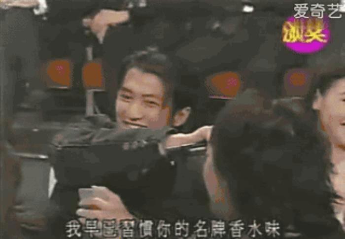 周星驰和张柏芝结婚是不是真的 张柏芝的三胎不是周星驰的