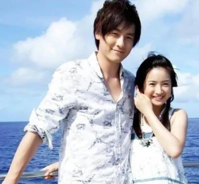 周星驰和张柏芝结婚是不是真的 张柏芝的三胎不是周星驰的