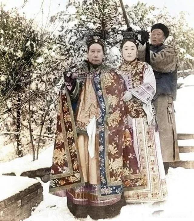慈禧老年后的宠男是谁 身边的男宠有七八个