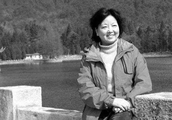 官方对方方日记的态度 方方来自武汉的一个媒体人