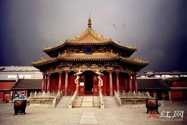 故宫奇异闹鬼事件视频怎么回事 晚上宫女太监们排队走过