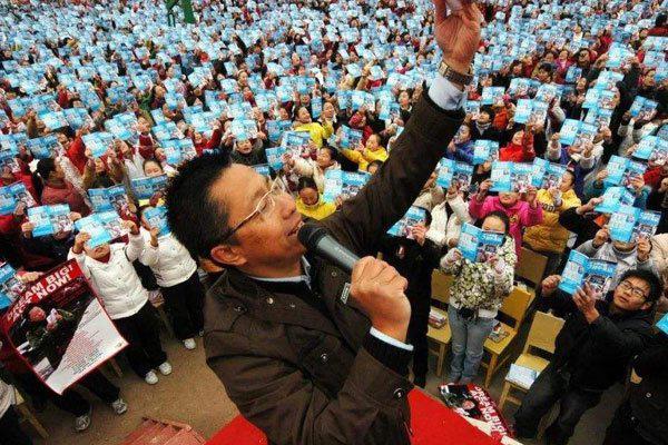 疯狂英语李阳的现状 出家当和尚心理问题难以治愈