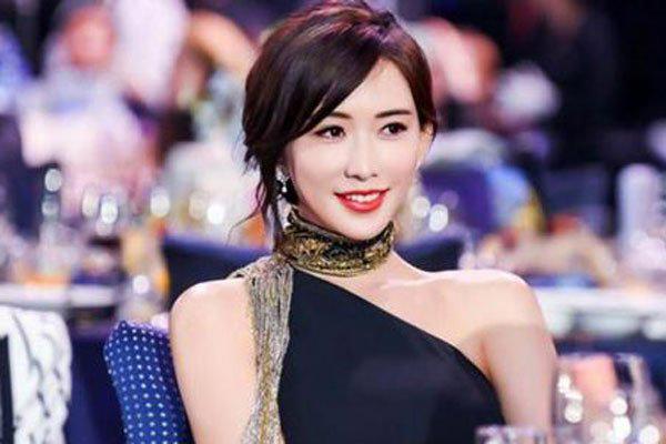 林志玲胸部盐水袋破裂 “丽质”也是要养护的