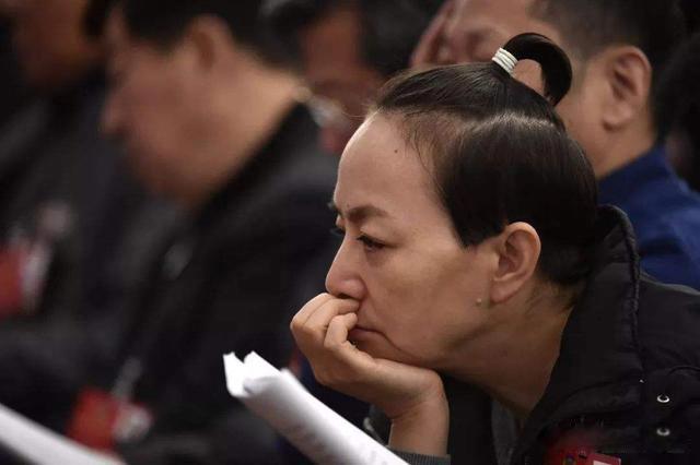 英达终于开口谈巴图 父子关系到底如何只有自己知道