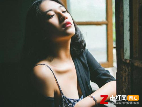 伤感的泪水洒满地是什么歌，网情追忆歌曲介绍