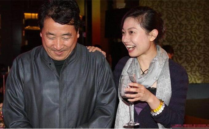 郭德纲为什么暗讽姜昆的女儿被潜 贾玲是姜昆的私生女吗