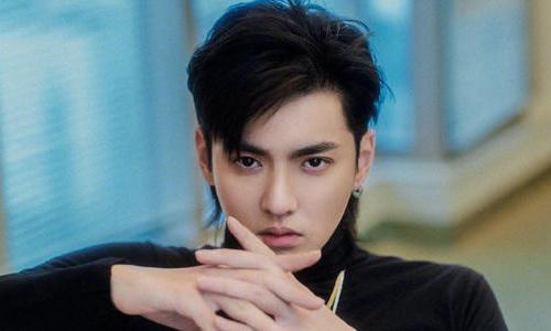 吴亦凡恋情曝光女友和吴磊宋祖儿是同学 吴亦凡女友正面照曝光