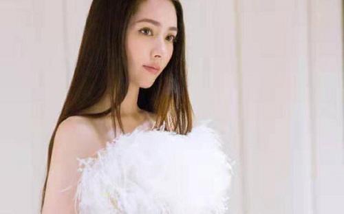 郭碧婷婚纱照曝光网友直呼惊艳 郭碧婷向佐预计今年完婚获祝福