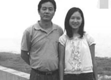 张咪和女儿照片两人近况曝光 歌手张咪和前夫李宝健现状