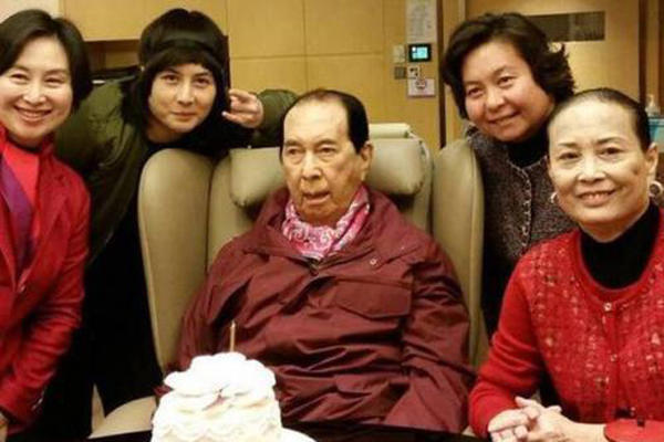 何鸿燊葬礼什么时候举行 将于7月在中国香港出殡遗产又引争议