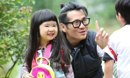 曹格女儿长大了引网友热议变化大 曹格宣布离婚采访自爆原因