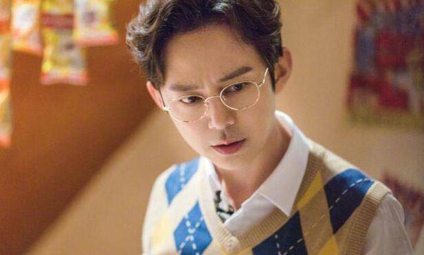 何炅事件是怎么回事 何炅收粉丝礼事件来龙去脉