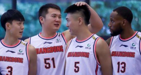聚友周鹏是做什么的 聚友周鹏的老婆的相片