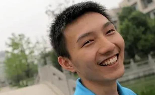 贺维艺上的哪所大学 现在干什么工作?