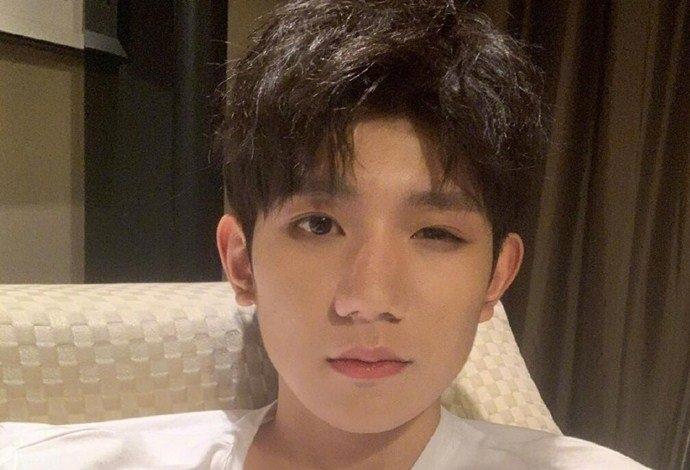 王源回应抽烟态度引热议 王源最新消息接受采访说了什么内容曝光