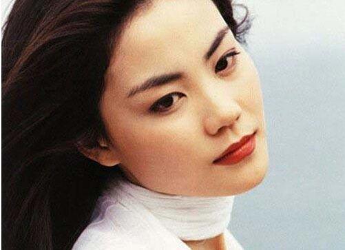 王菲谢霆锋年龄相差几岁 王菲谢霆锋现在还在一起吗