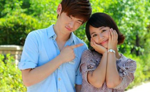 杨紫邓伦公开恋情是什么情况 杨紫邓伦早年合作电视剧曝光