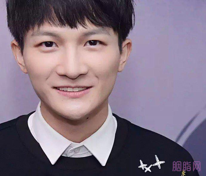 周深是男是女 周深虽然是女声但他是来自贵州的纯爷们