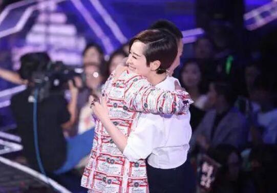 海清你是我的神是什么意思 海清下跪欧豪事件引热议