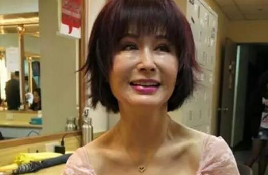 70岁潘迎紫近照吓人 整容后遗症不见潘迎紫版神雕侠侣的灵气
