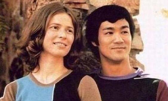 李小龙的妻子琳达现状 改嫁李小龙徒弟后遭抛弃如今单身生活