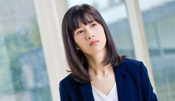 papi酱官宣生子产后晒全家福照片 papi酱老公现状好有爱