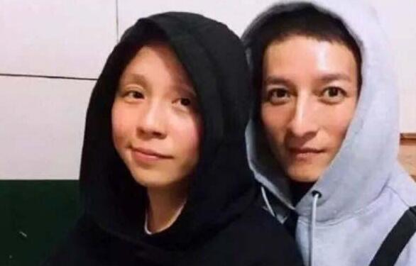 李维嘉老婆是龙丹妮吗 维嘉微博否认妈妈却喊话龙丹妮生娃