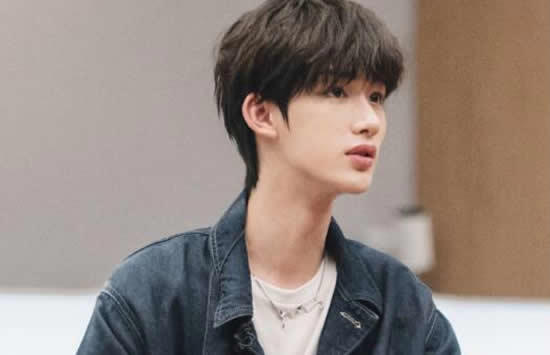 丁程鑫个人资料简介 出道经历流出太心酸