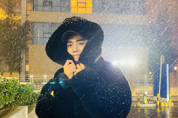 肖战最新杂志专访回应争议说了什么 视频专访后见证其一路成长