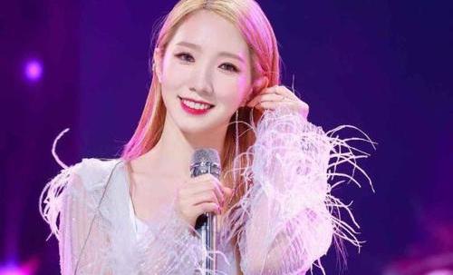 孟美岐微博时装周状态获赞 孟美岐黑历史有哪些和王一博传绯闻