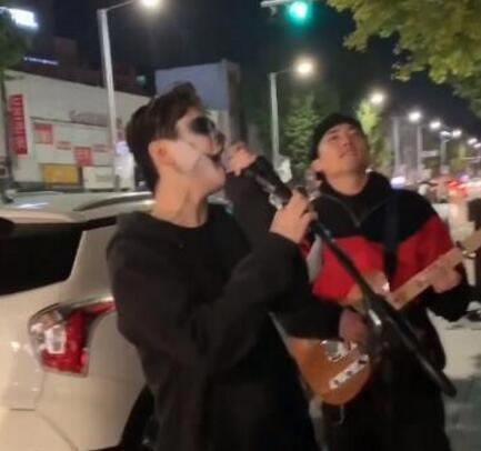 刘宪华个人资料简介和作品 最新综艺街头表演是什么回事