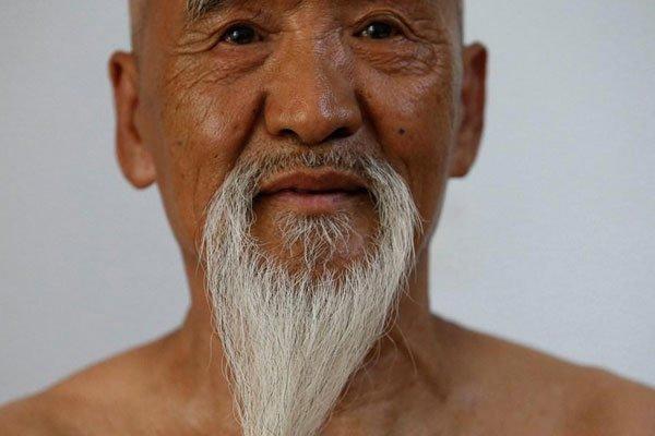 王保合缩骨功表演是真的吗 王保合鬼手揭秘缩骨功真相令人吃惊