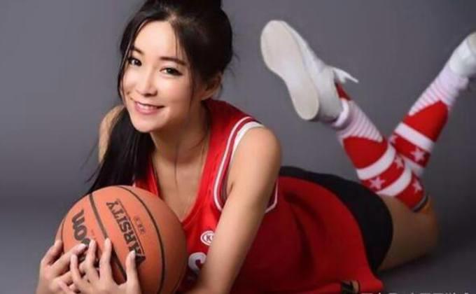 主持人周玲安老公是谁离婚了吗 曾采访NBA巨星哈登成篮球女神