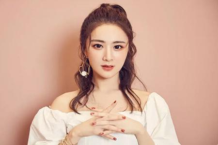 网红薇娅千万豪宅600万豪车曝光，网友：不愧是第一带货女王！