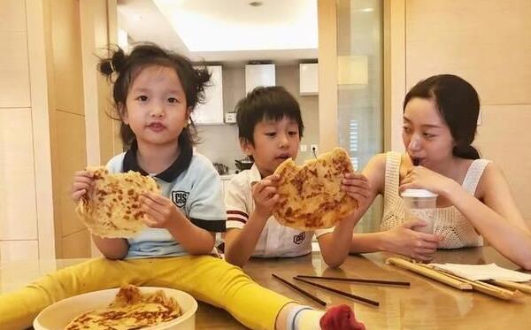 黄觉老婆麦子闪婚生娃 前女友徐静蕾不婚主义是分手原因吗