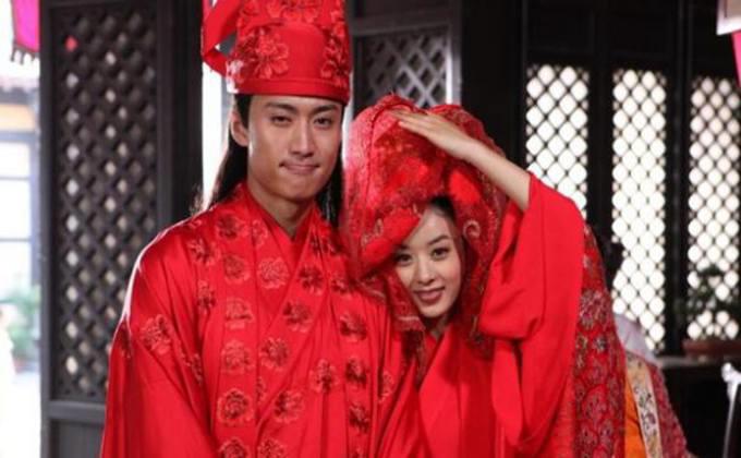 赵丽颖都带不红的戚迹现状如何 戚迹结婚了吗老婆是谁