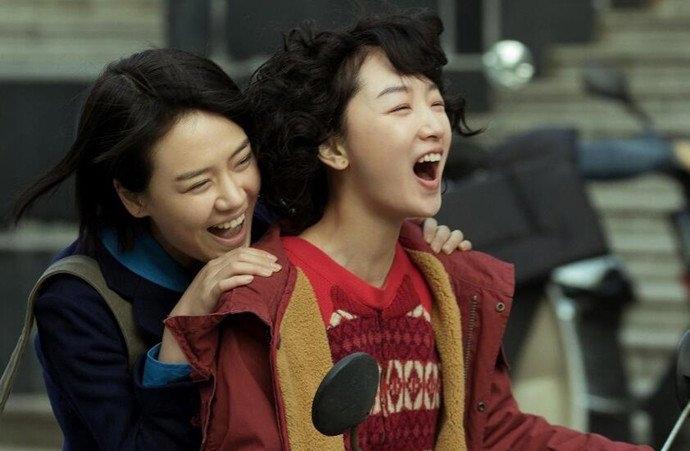 马思纯微博晒平头照引热议 马思纯为周冬雨宣传电影太拼了