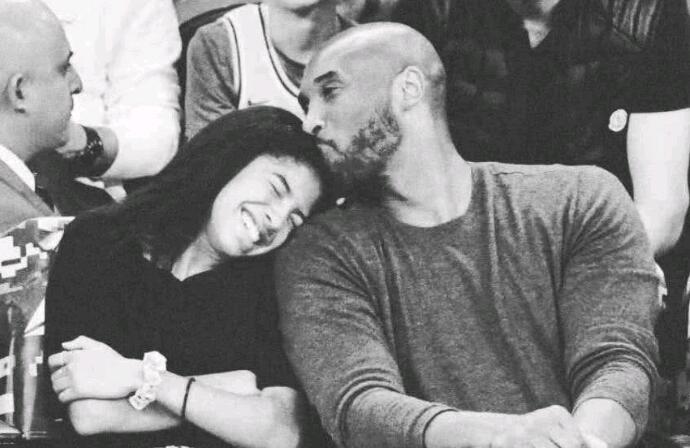 科比退役4周年 瓦妮莎痛苦发文悼念亡夫离世