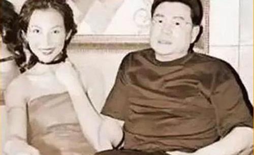 蔡少芬比她老公张晋大几岁 蔡少芬的过去放弃刘銮雄选择张晋原因