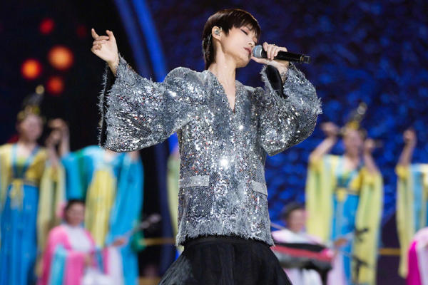 乘风破浪的姐姐主题曲歌词是什么 由李宇春创作名字叫做无价之姐