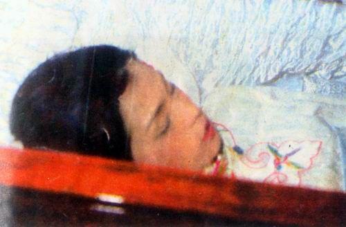 翁美玲为何结束自己的生命 翁美玲怎么走的为情自杀汤镇业却不为所动