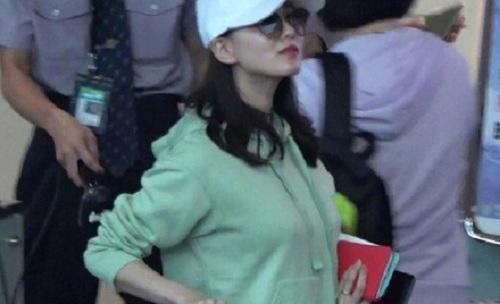 刘诗诗产后首现身身材引热议 刘诗诗晒儿子近照如今打算复出工作