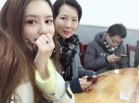 张馨月林峰怎么在一起的 两人认识缘与介绍