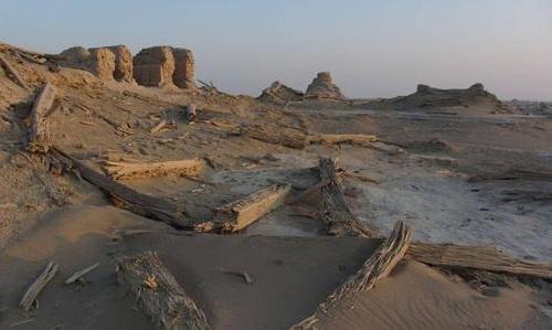 罗布泊失踪的考古学家彭加木双鱼玉佩事件 罗布泊彭加木之谜真相