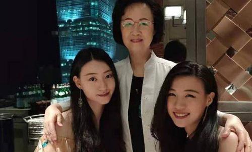 81岁琼瑶近照曝光状态很好 琼瑶悼念丈夫去世今已恢复心态